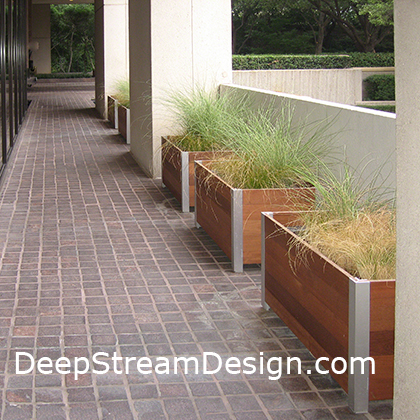 Custom Restaurant Patio and Sidewalk Cafe Planters and Fixtures